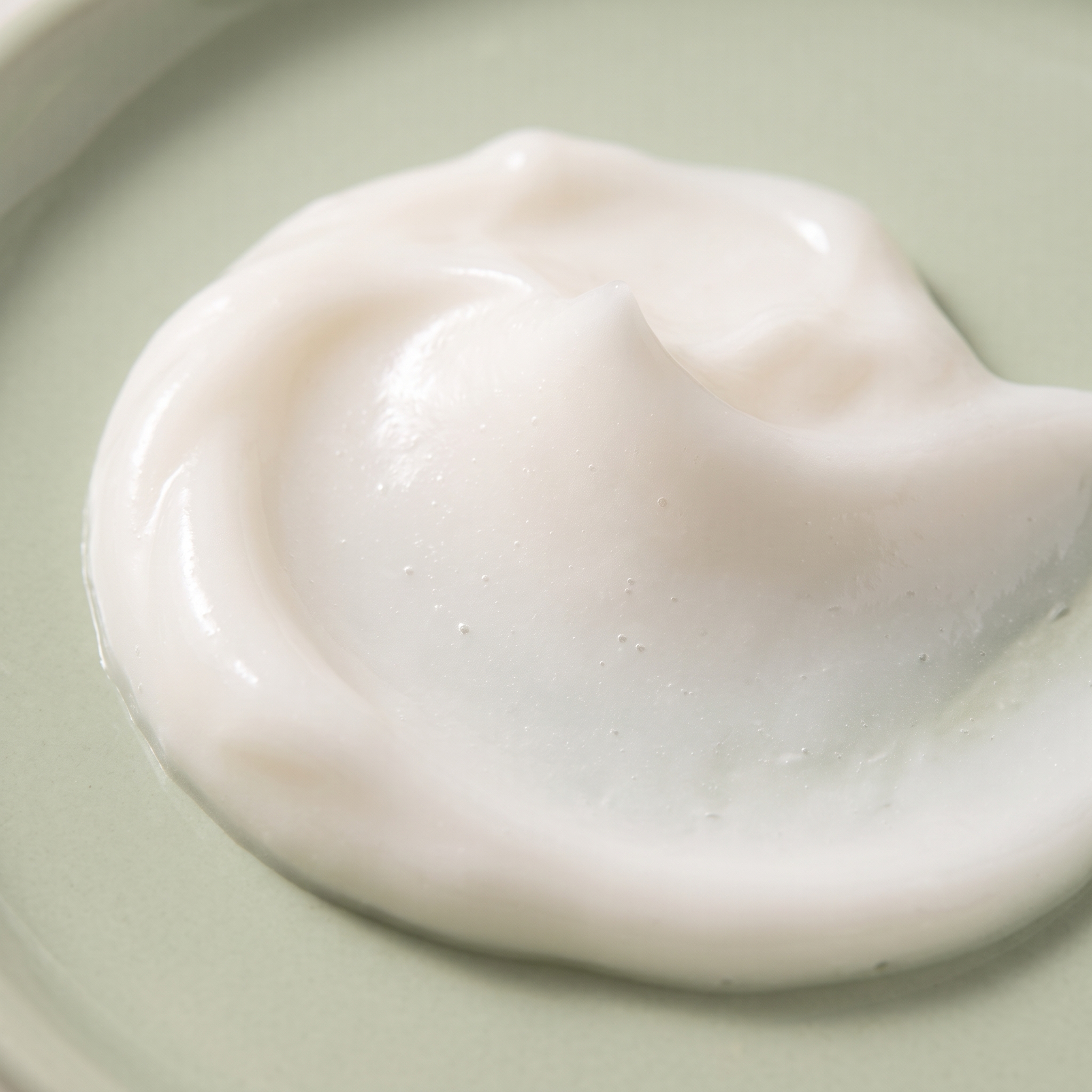Hyaluronic forms + Ceramide NP