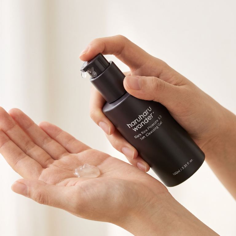 haruharu wonder Black Rice Moisture 5.5 Soft Cleansing Gel 100 ml — Korea pre-order photo 3