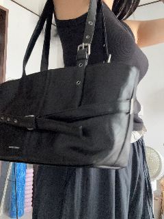 SAMO ONDOH Le Belt Bag M Baked Black — Korea pre-order photo